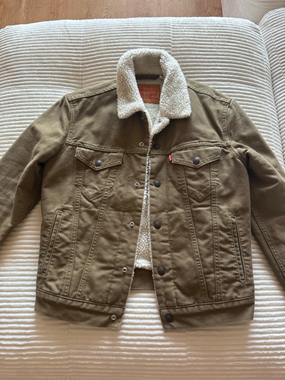 Levi's Women Sherpa-Lined Trucker Jacket in Olive Brown